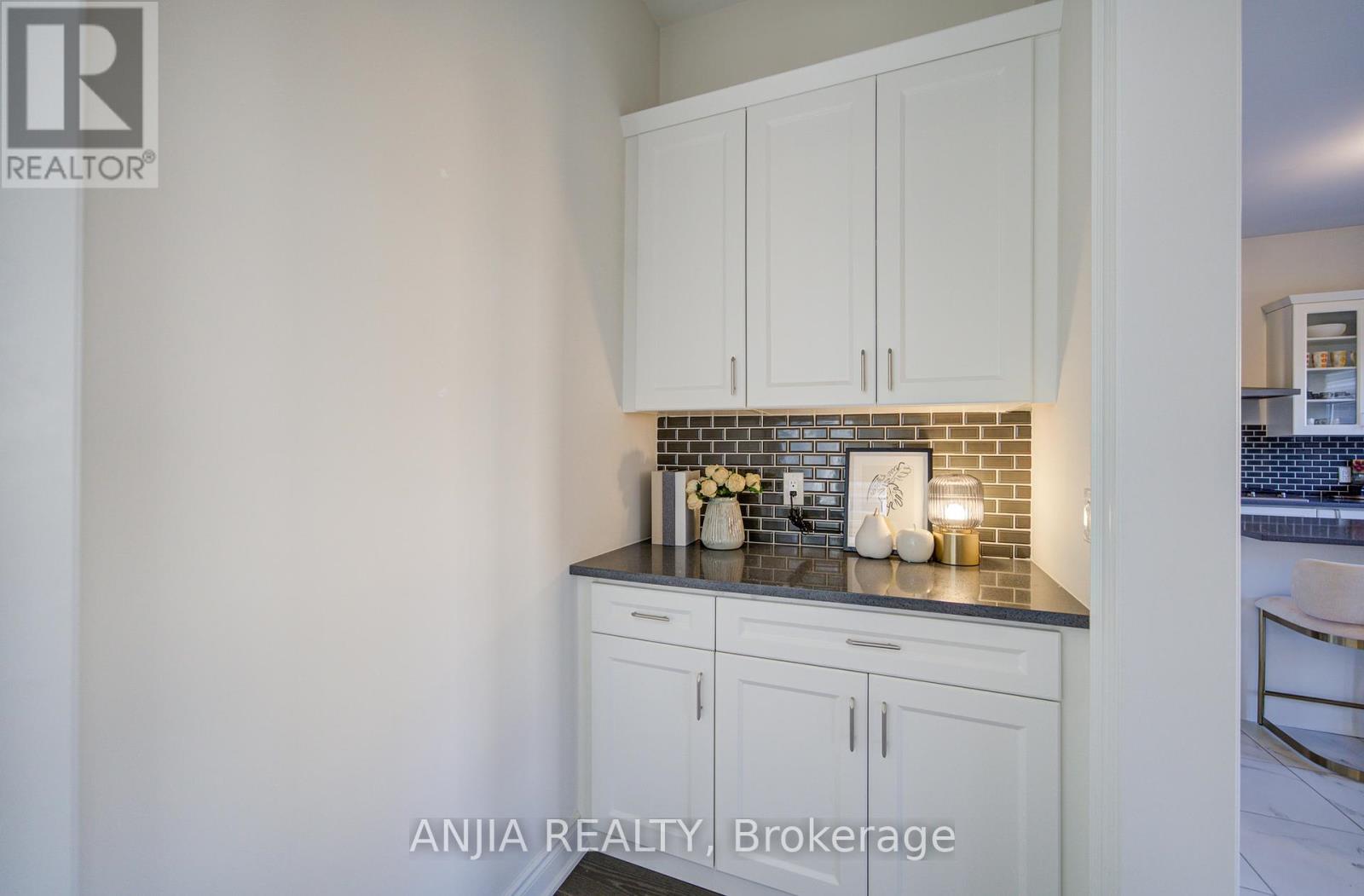 3 Joiner Circle, Whitchurch-Stouffville, Ontario  L4A 7X4 - Photo 14 - N12456236