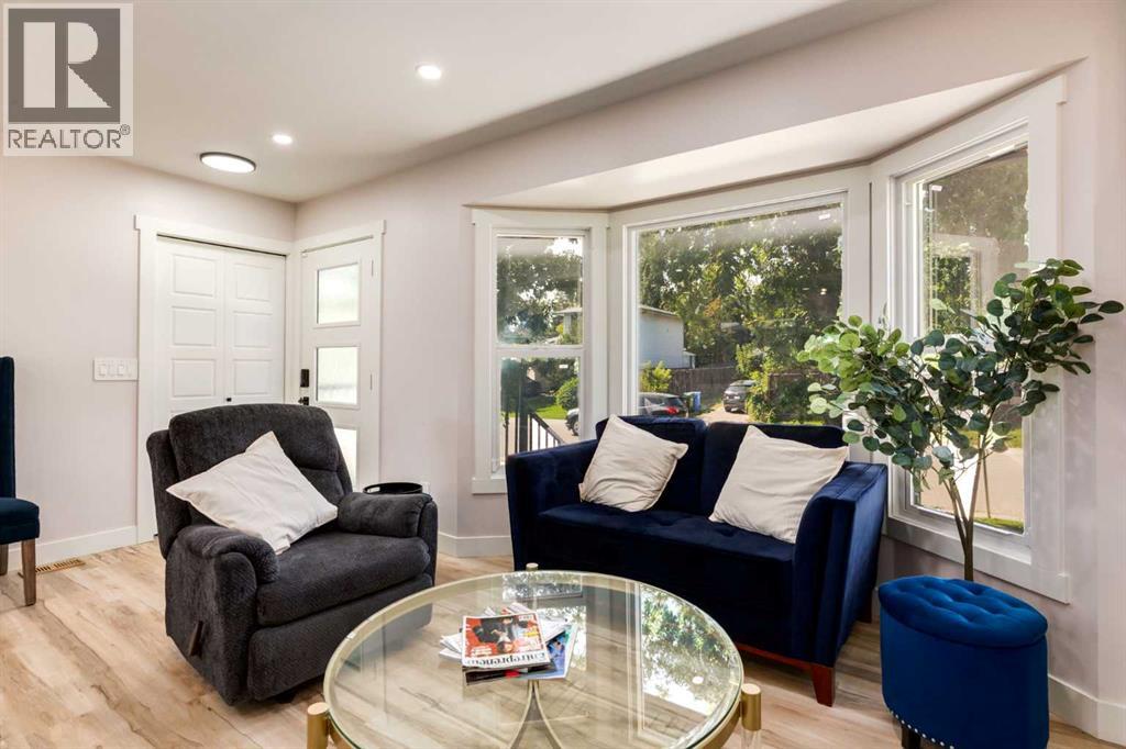 392 Cantrell Drive Sw, Calgary, Alberta  T2W 2E4 - Photo 6 - A2251732