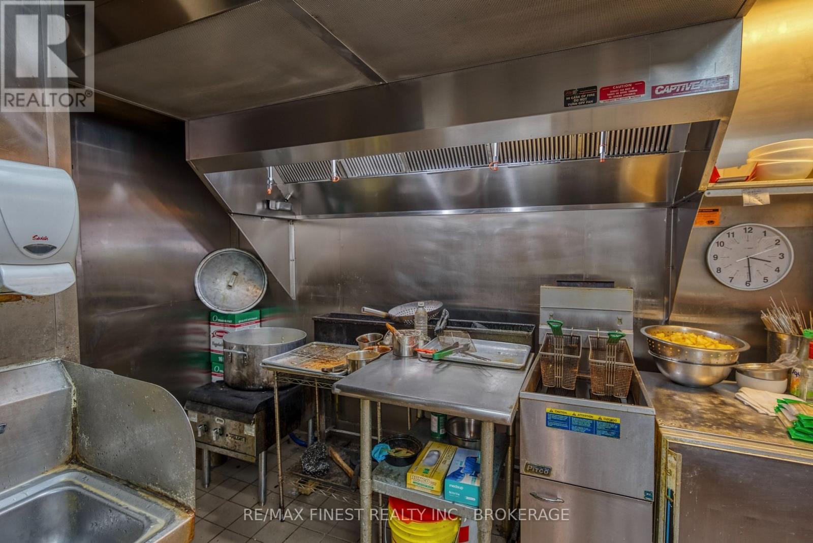 185 Princess Street, Kingston (East Of Sir John A. Blvd), Ontario  K7L 1A9 - Photo 11 - X12462320