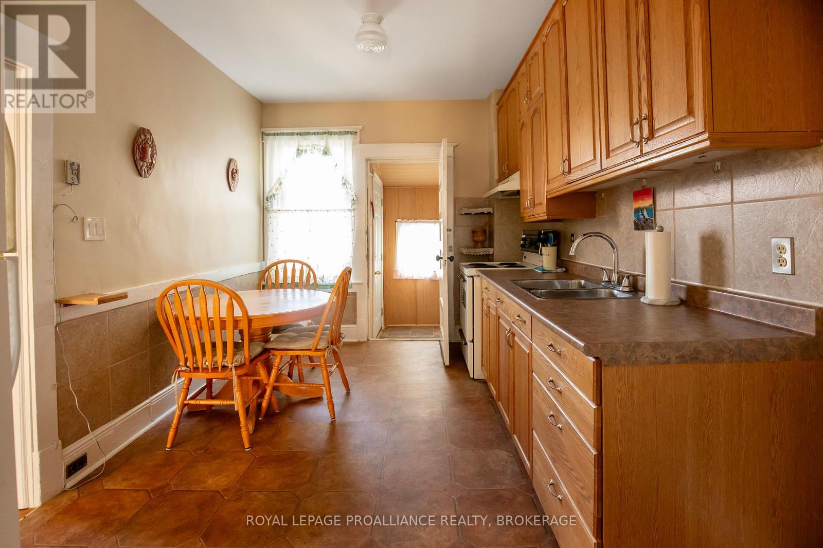 91 Hamilton Street, Kingston, Ontario  K7K 1P3 - Photo 14 - X12462365