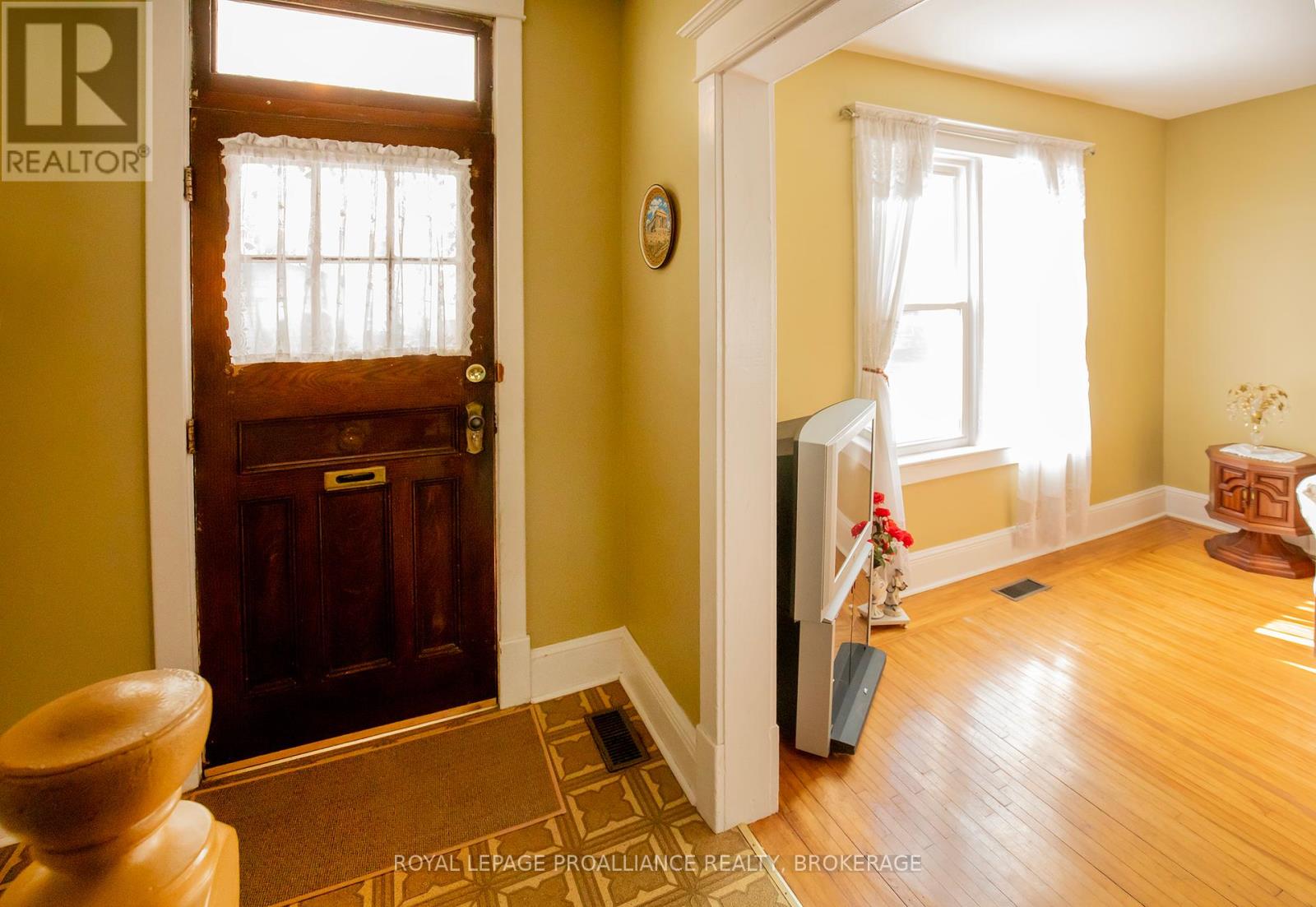 91 Hamilton Street, Kingston, Ontario  K7K 1P3 - Photo 4 - X12462365