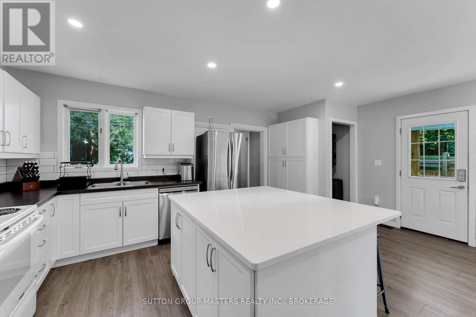146 Collingwood Street, Kingston (Central City East), Ontario  K7L 3X5 - Photo 15 - X12462374