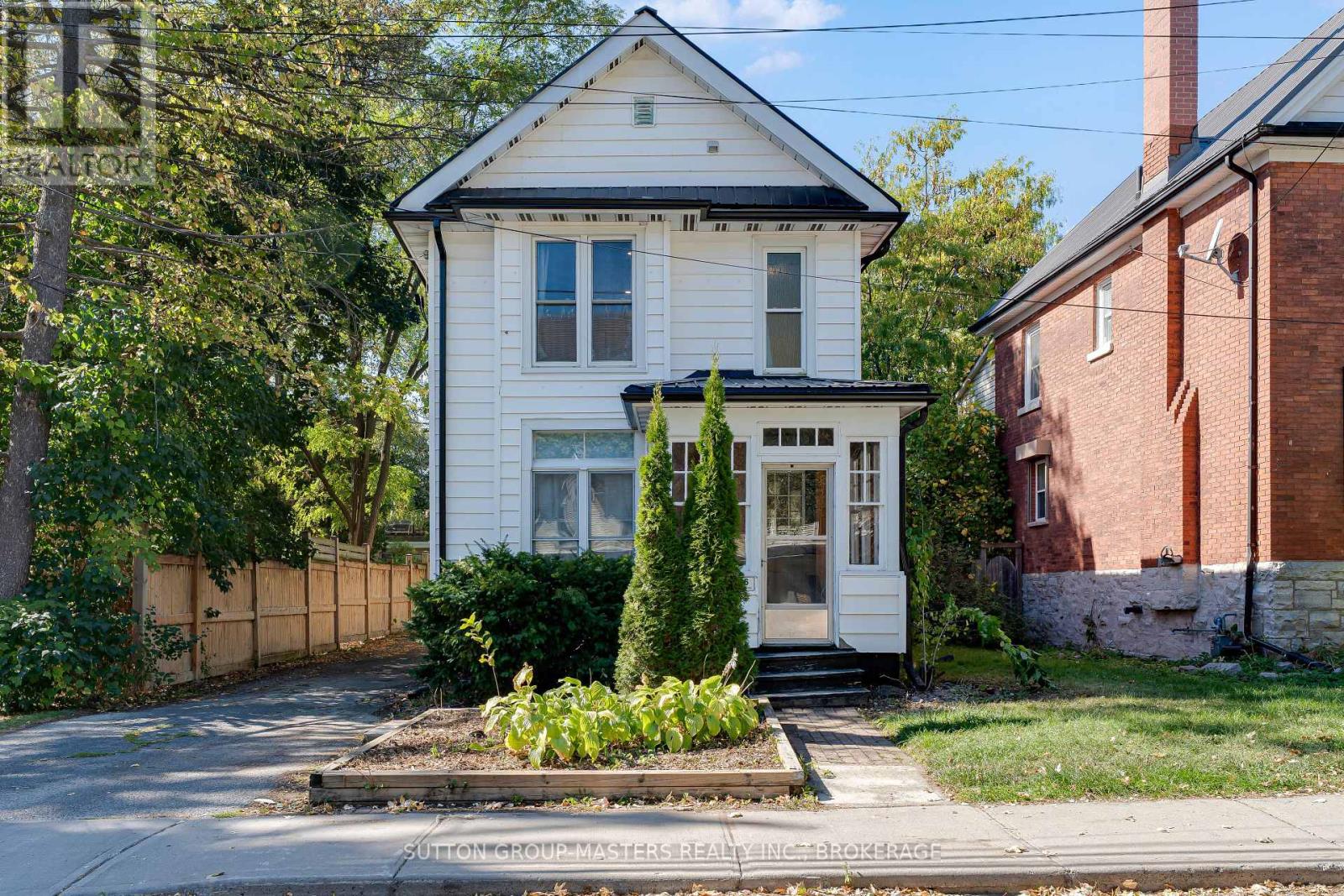 146 Collingwood Street, Kingston (Central City East), Ontario  K7L 3X5 - Photo 5 - X12462374
