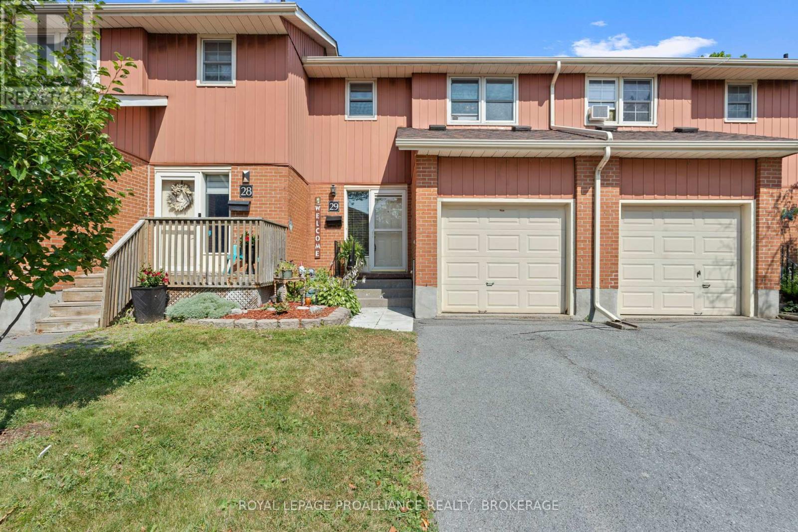 29 - 19 Macpherson Avenue, Kingston, Ontario  K7M 6W4 - Photo 1 - X12462460