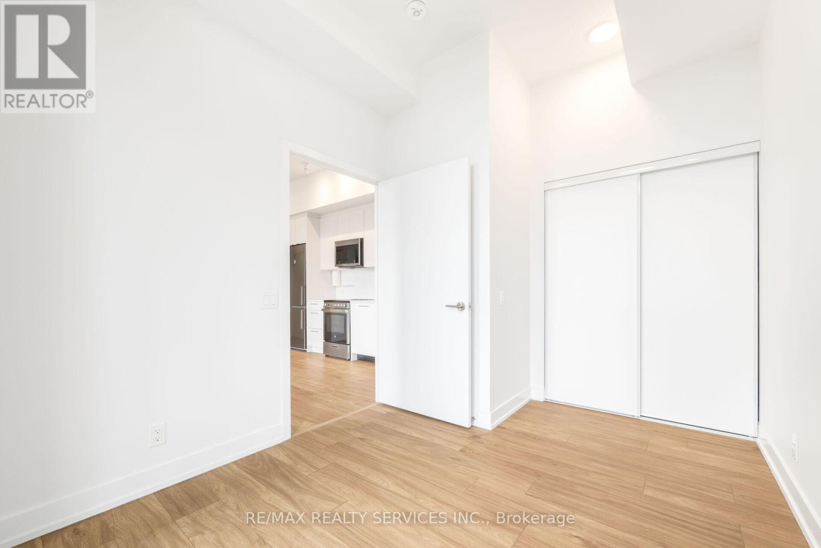 304 - 225 Veterans Drive, Brampton, Ontario  L7A 5L7 - Photo 19 - W12461731