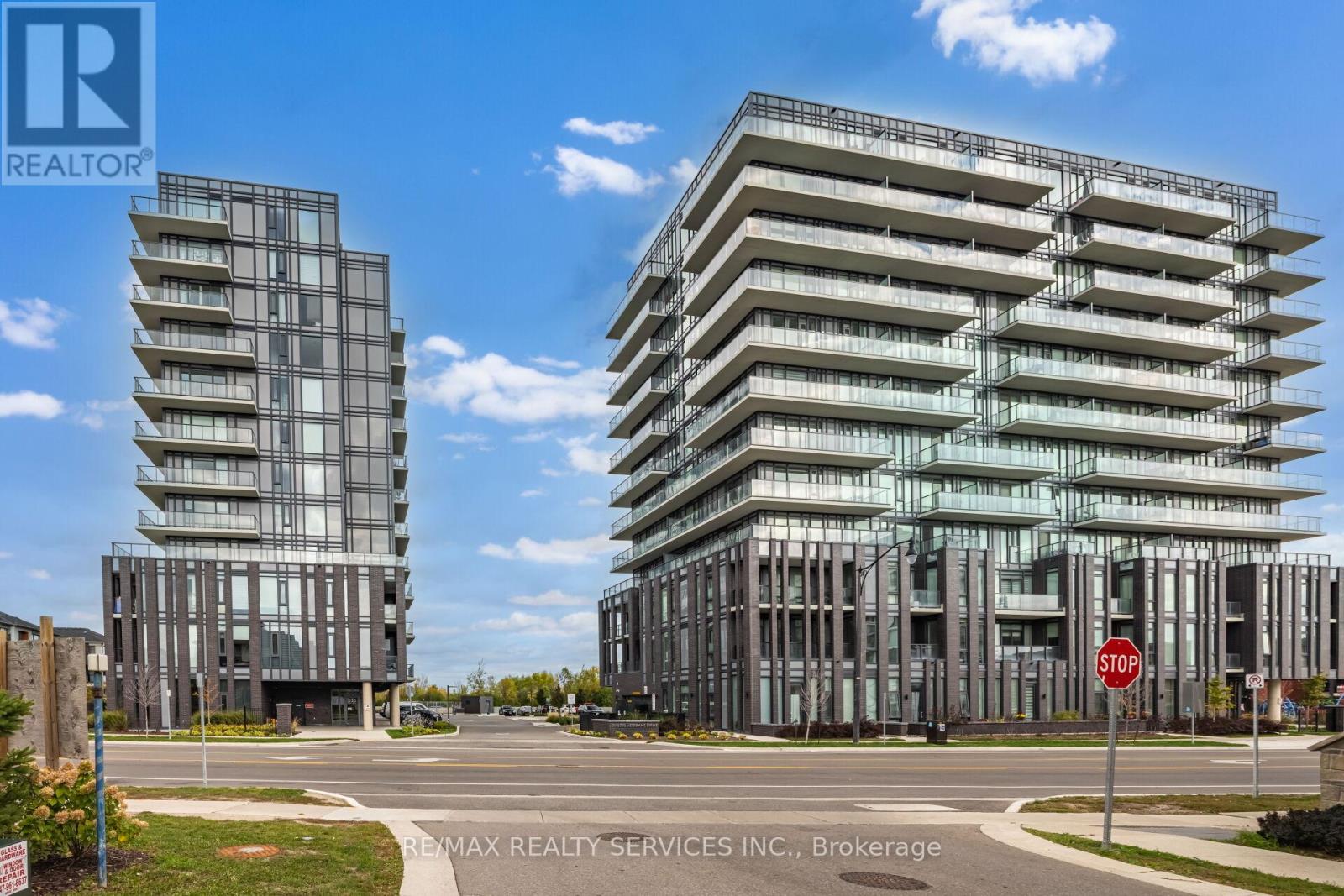304 - 225 Veterans Drive, Brampton, Ontario  L7A 5L7 - Photo 3 - W12461731