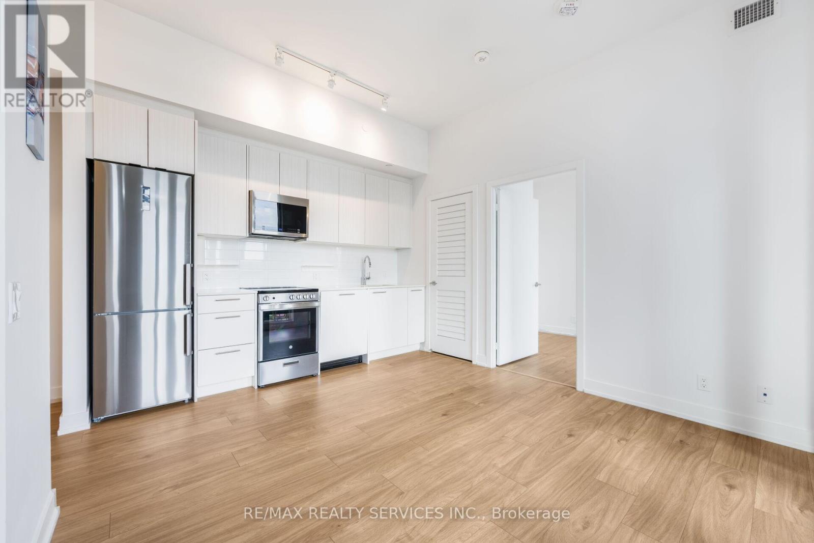304 - 225 Veterans Drive, Brampton, Ontario  L7A 5L7 - Photo 14 - W12461731