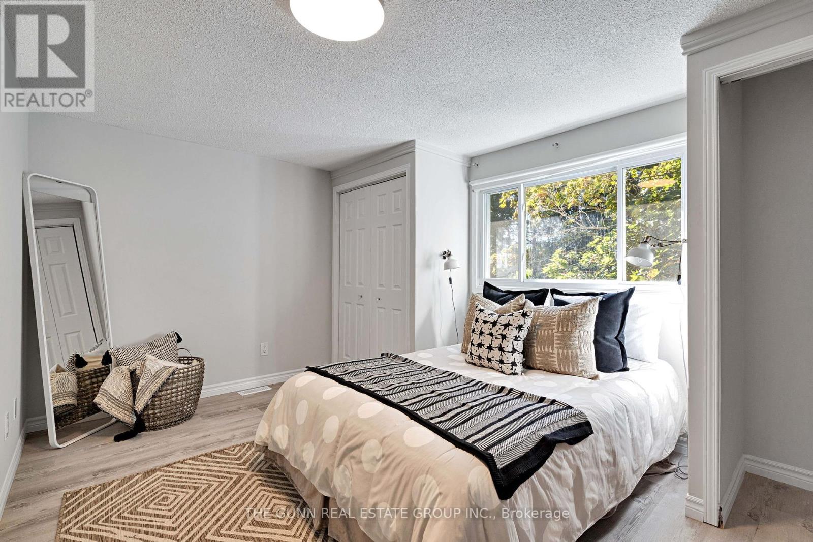 6 Olympic Crescent, London North (North I), Ontario  N6G 3P6 - Photo 25 - X12462384