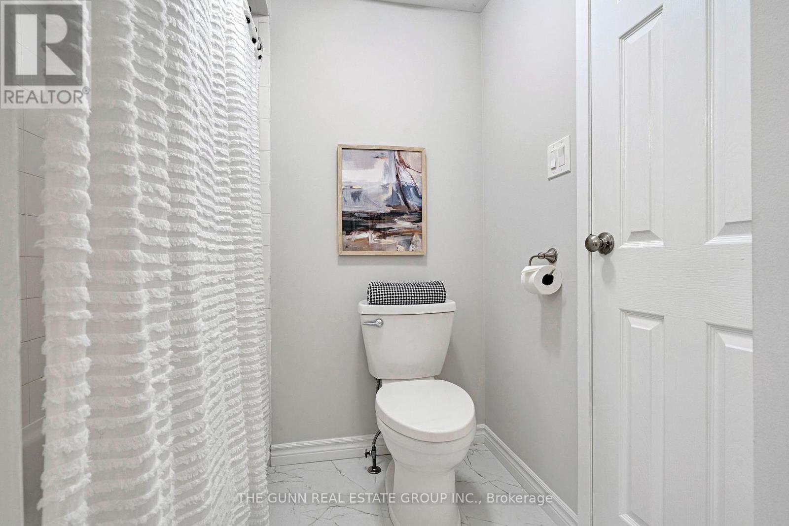 6 Olympic Crescent, London North (North I), Ontario  N6G 3P6 - Photo 34 - X12462384