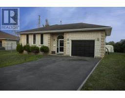 111 Sapphire DR, Thunder Bay, Ontario
