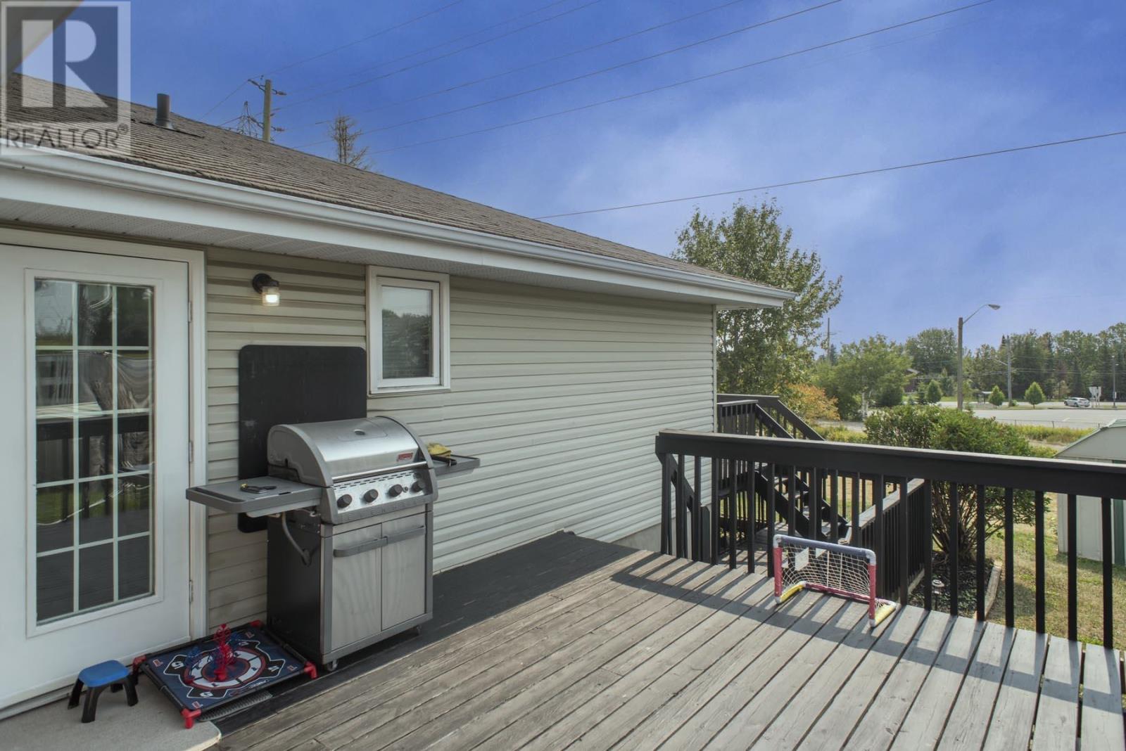 111 Sapphire Dr, Thunder Bay, Ontario  P7G 1A8 - Photo 48 - TB253203