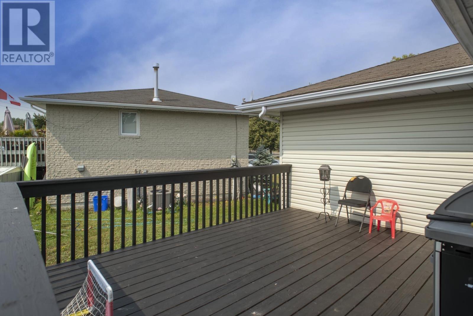 111 Sapphire Dr, Thunder Bay, Ontario  P7G 1A8 - Photo 49 - TB253203