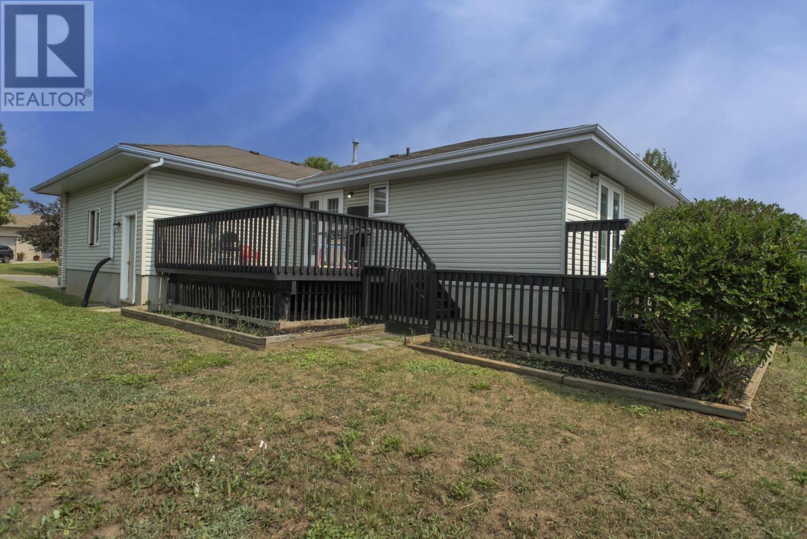 111 Sapphire Dr, Thunder Bay, Ontario  P7G 1A8 - Photo 50 - TB253203