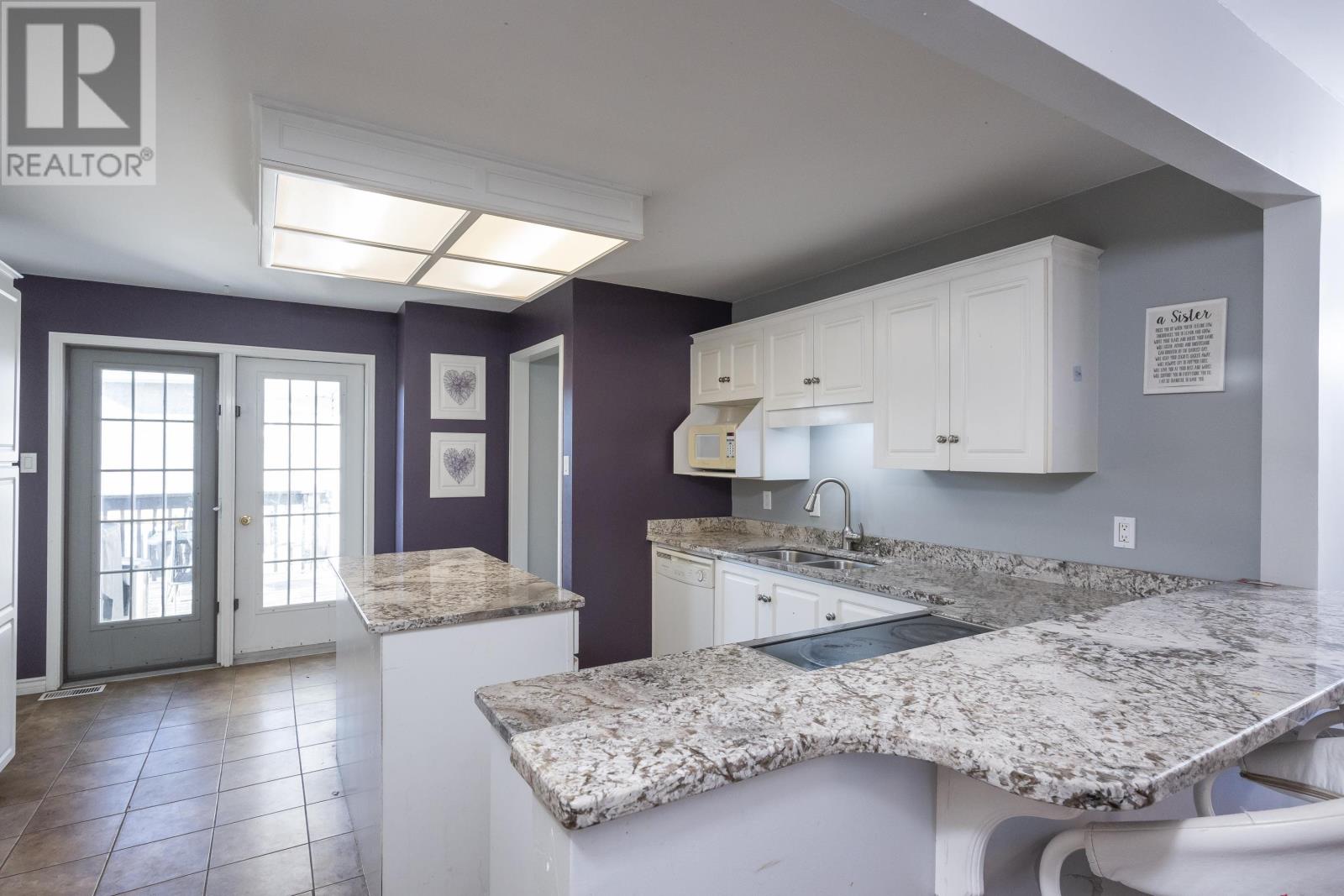 111 Sapphire Dr, Thunder Bay, Ontario  P7G 1A8 - Photo 7 - TB253203