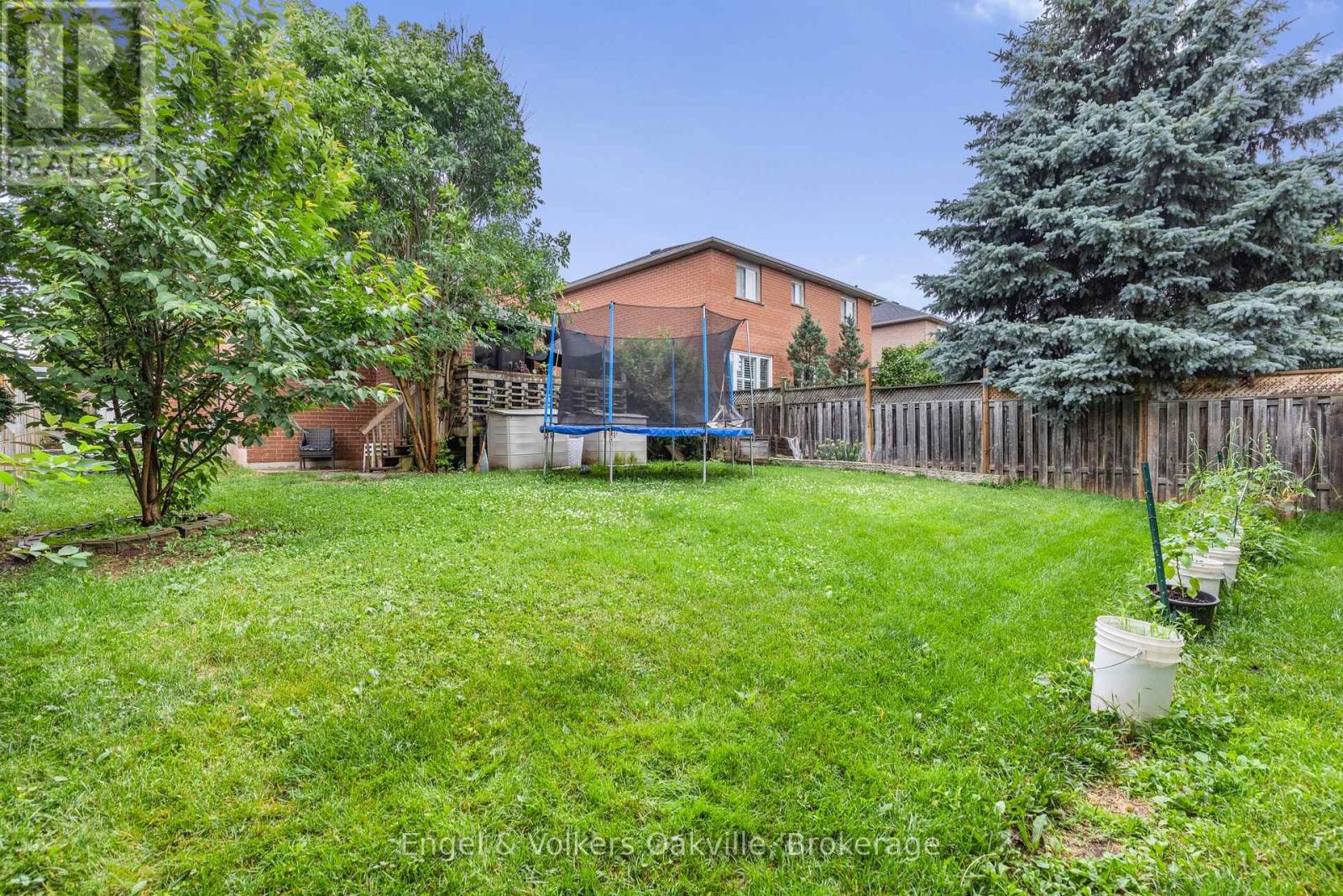 569 Phoebe Crescent, Burlington, Ontario  L7L 6H7 - Photo 26 - W12462334