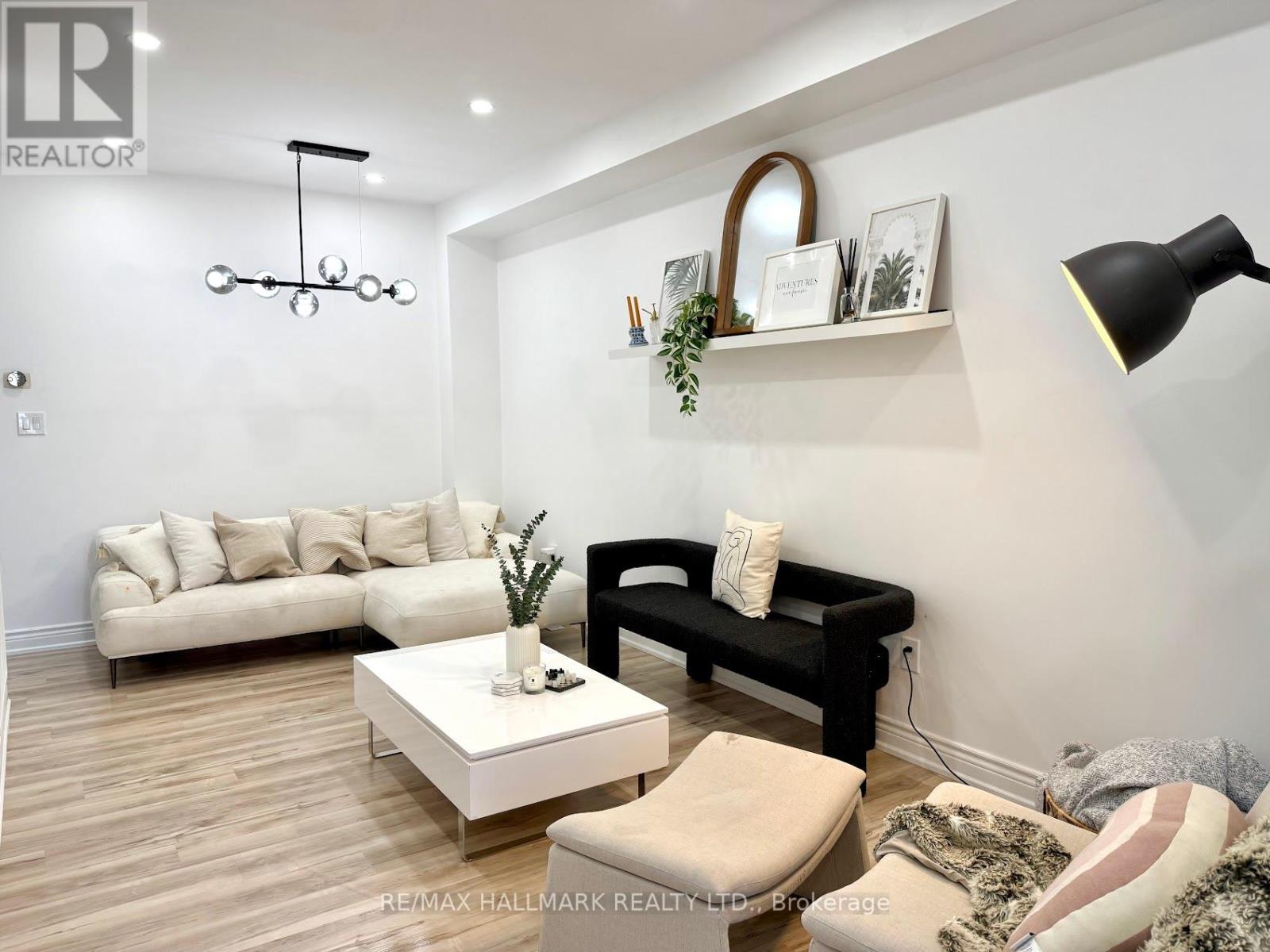 63 Chartway Boulevard, Toronto, Ontario  M1C 5J1 - Photo 3 - E12462196