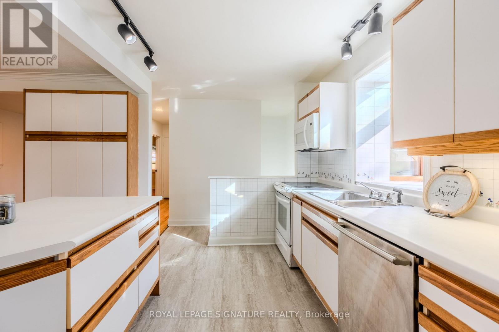 10 Holswade Road, Toronto, Ontario  M1L 2G2 - Photo 12 - E12462204