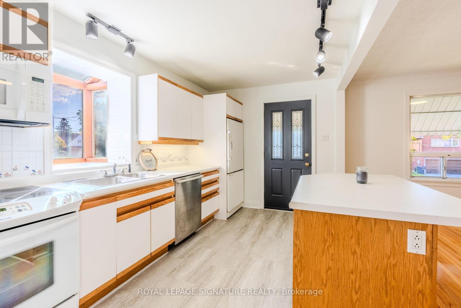 10 Holswade Road, Toronto, Ontario  M1L 2G2 - Photo 13 - E12462204