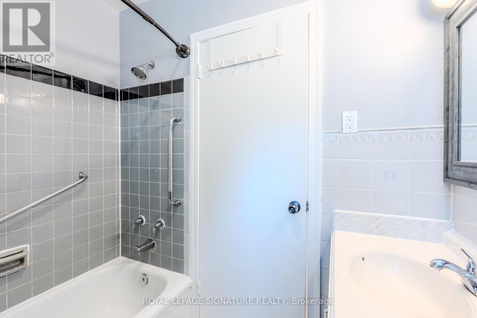 10 Holswade Road, Toronto, Ontario  M1L 2G2 - Photo 25 - E12462204