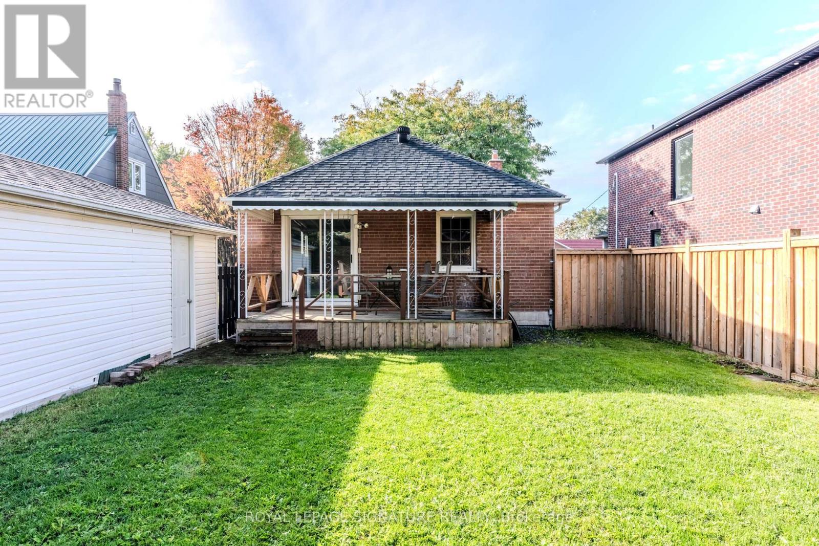 10 Holswade Road, Toronto, Ontario  M1L 2G2 - Photo 8 - E12462204