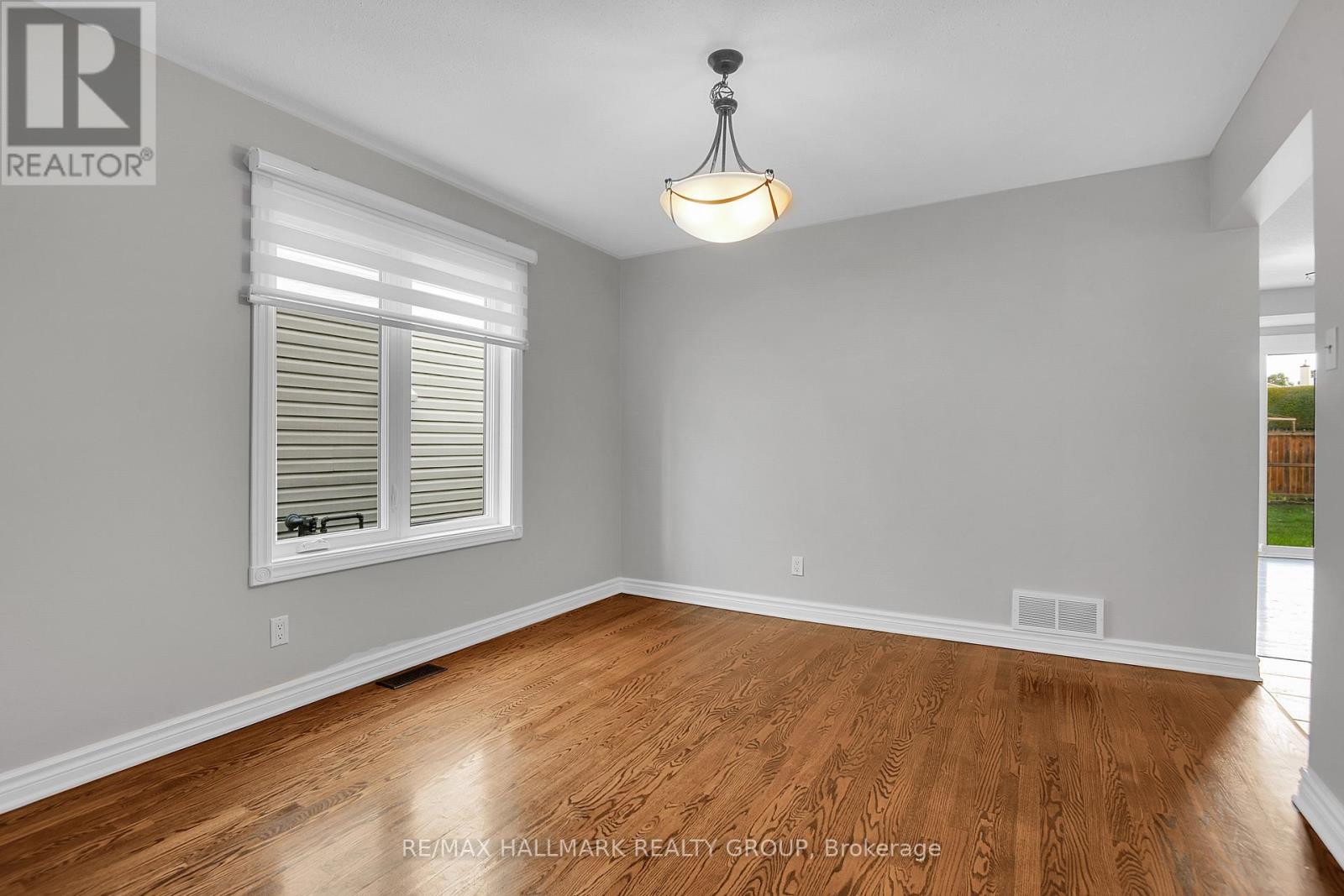 1743 Silver Bark Avenue, Ottawa, Ontario  K1C 7A8 - Photo 10 - X12462303