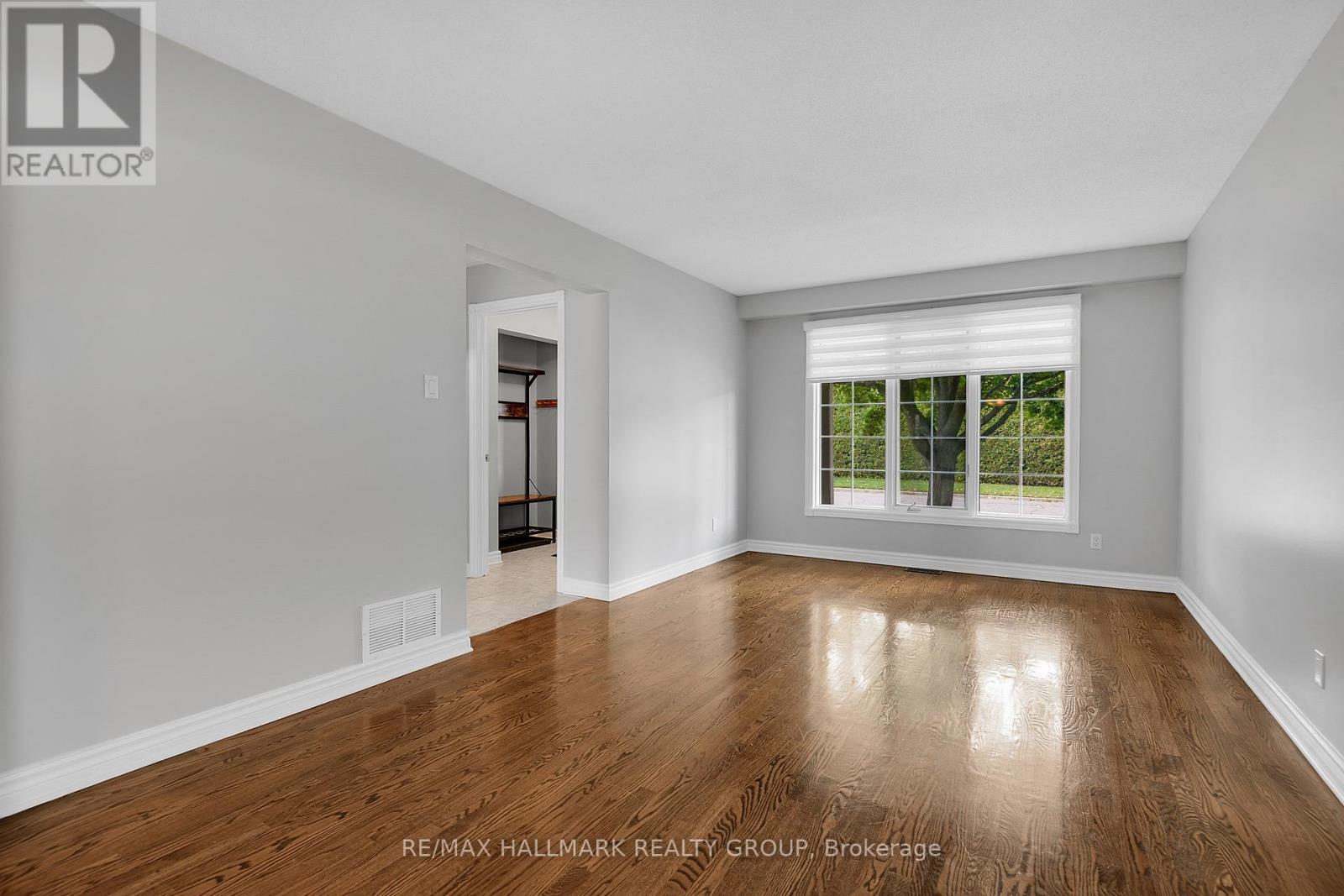 1743 Silver Bark Avenue, Ottawa, Ontario  K1C 7A8 - Photo 8 - X12462303