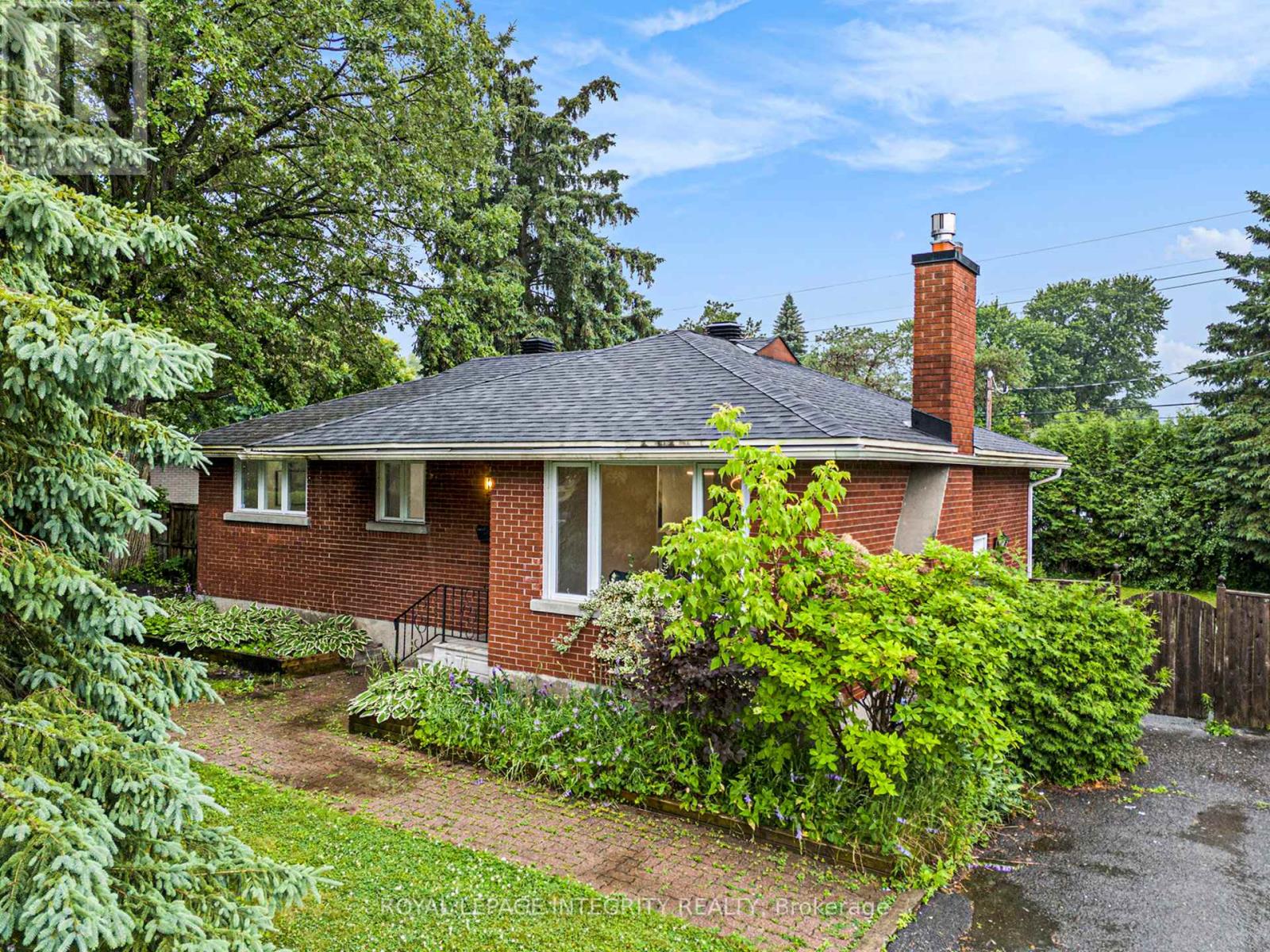 20 Newhaven Street, Ottawa, Ontario  K2G 0X5 - Photo 1 - X12462396
