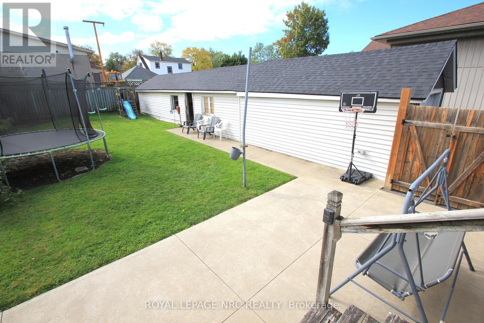 55 Sullivan Avenue, Thorold, Ontario  L2V 2Y7 - Photo 23 - X12462306