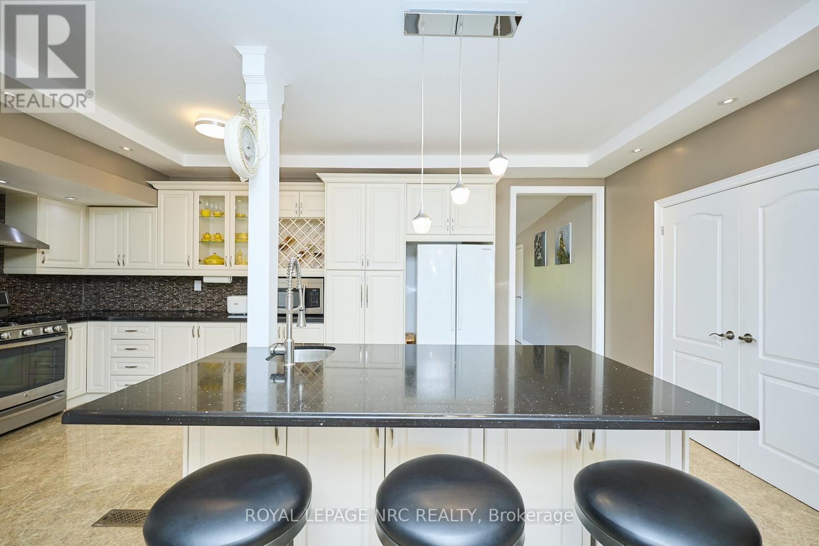7 Woodmount Drive, St. Catharines, Ontario  L2T 2X8 - Photo 19 - X12462323