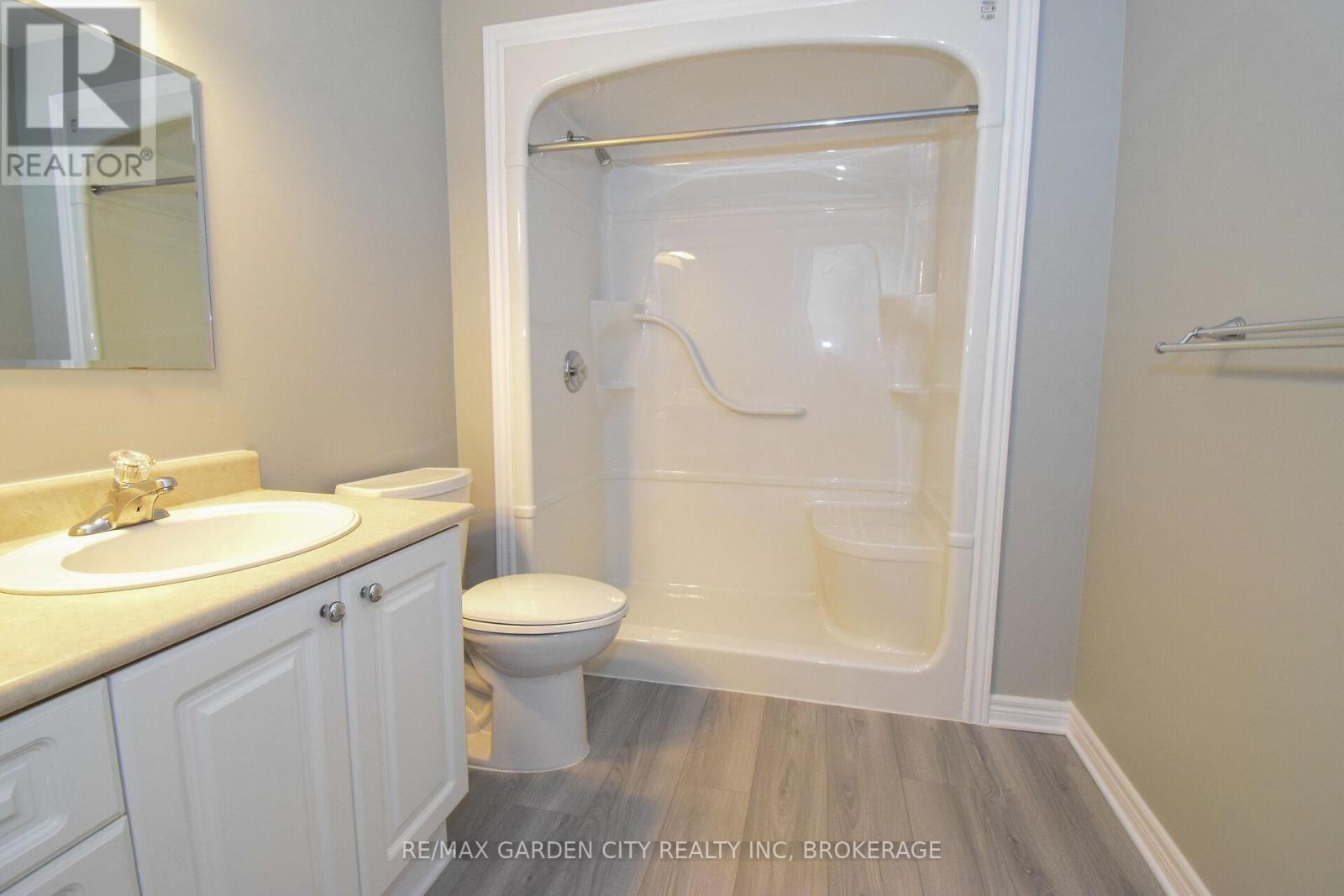11 - 162 First Street, Welland, Ontario  L3B 4S2 - Photo 20 - X12462344