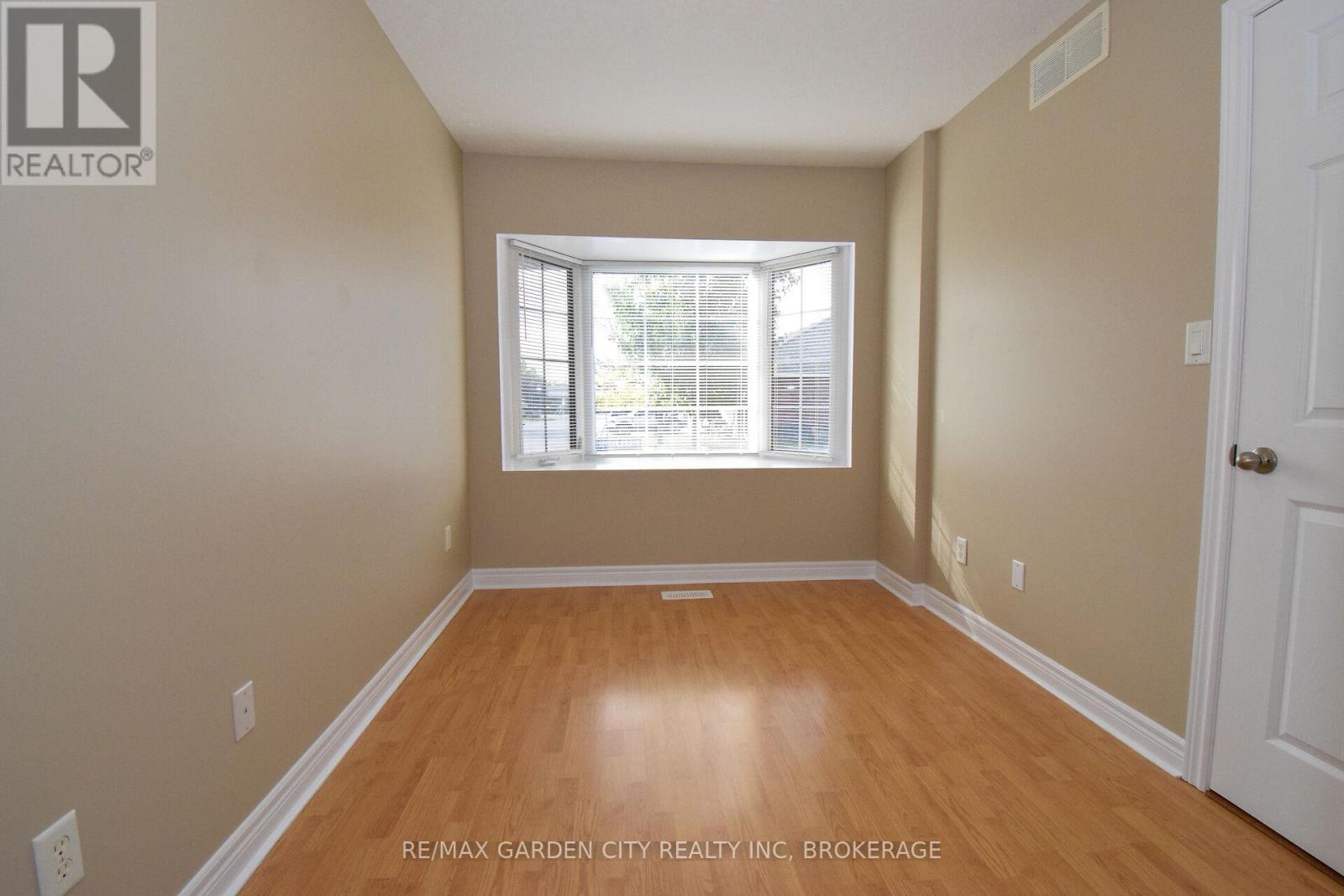 11 - 162 First Street, Welland, Ontario  L3B 4S2 - Photo 22 - X12462344