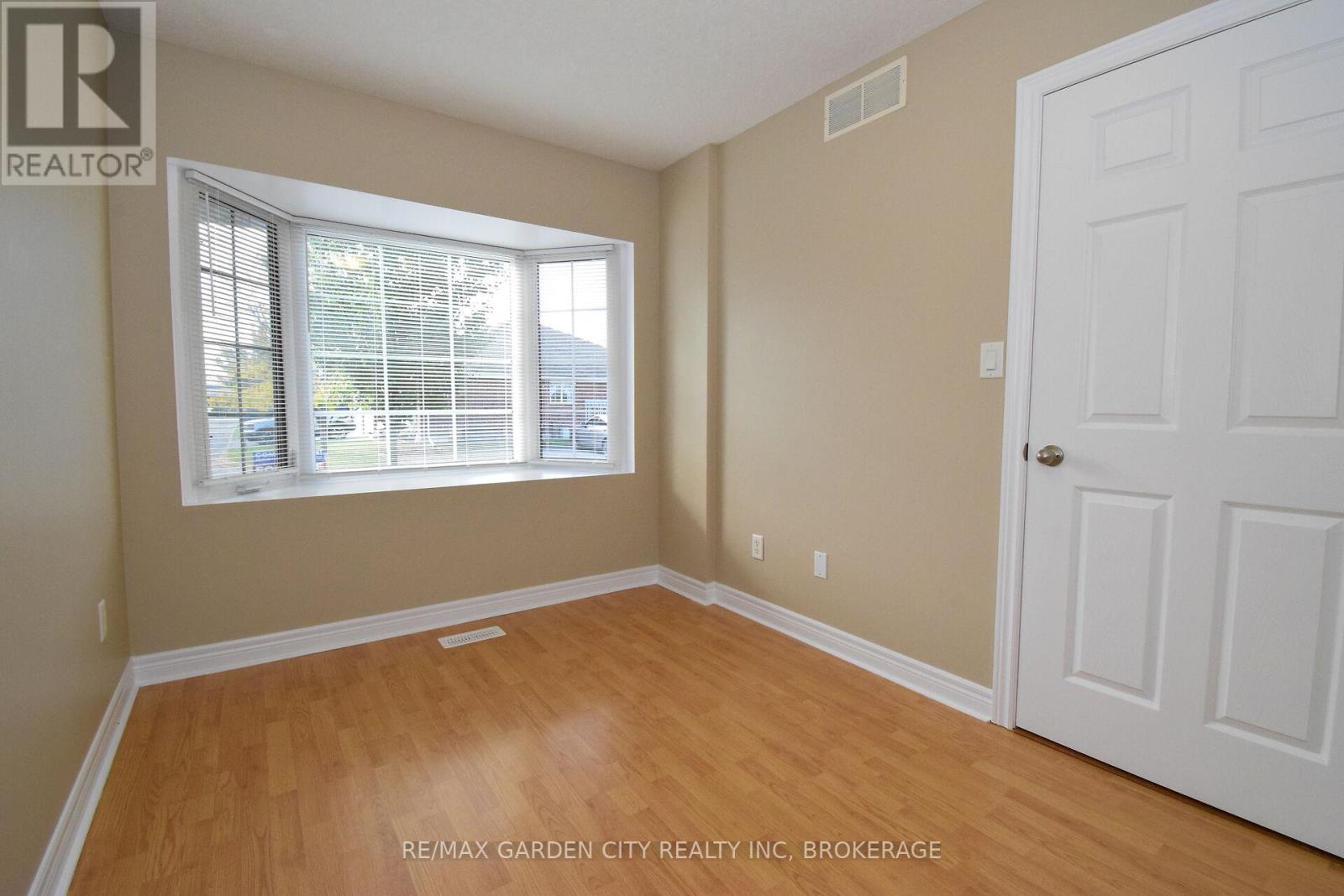 11 - 162 First Street, Welland, Ontario  L3B 4S2 - Photo 24 - X12462344
