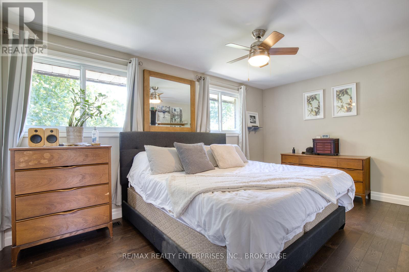 20 Karen Crescent, Grimsby, Ontario  L3M 2E4 - Photo 20 - X12462366