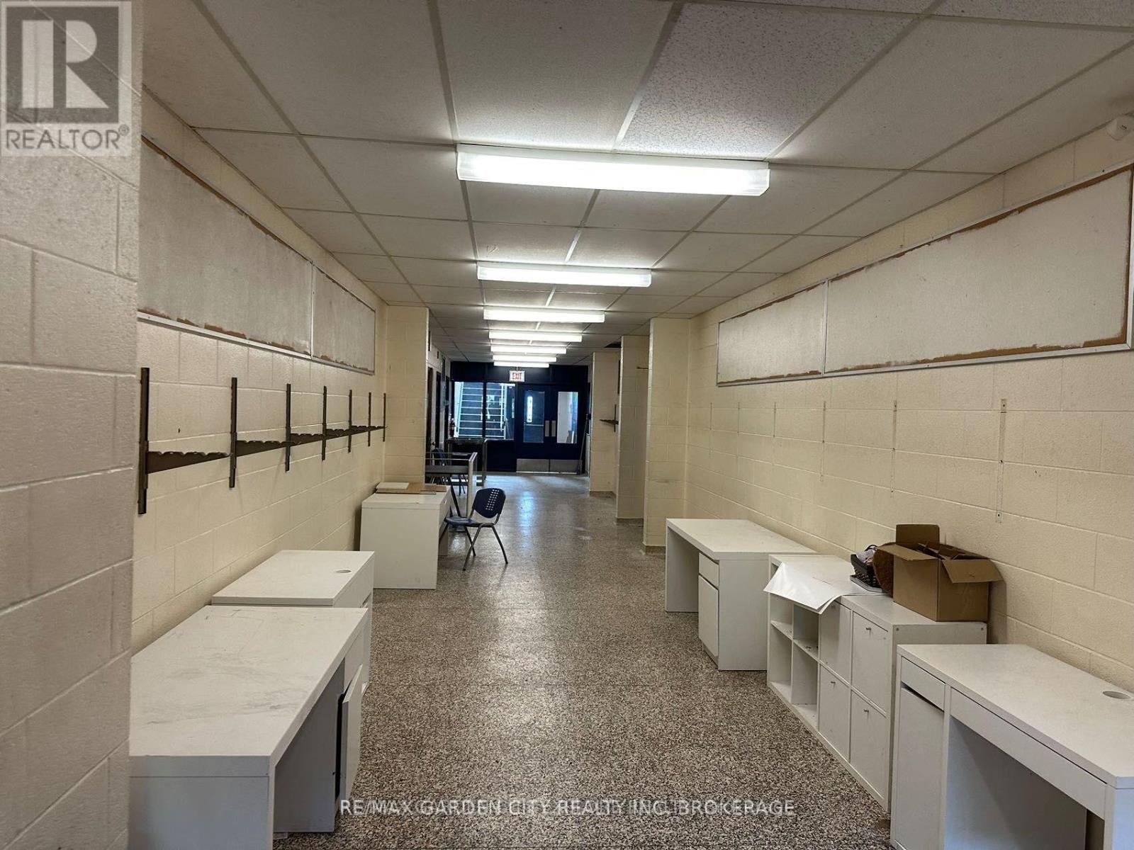 1165 Centre Street, Pelham, Ontario  L0S 1C0 - Photo 4 - X12462485