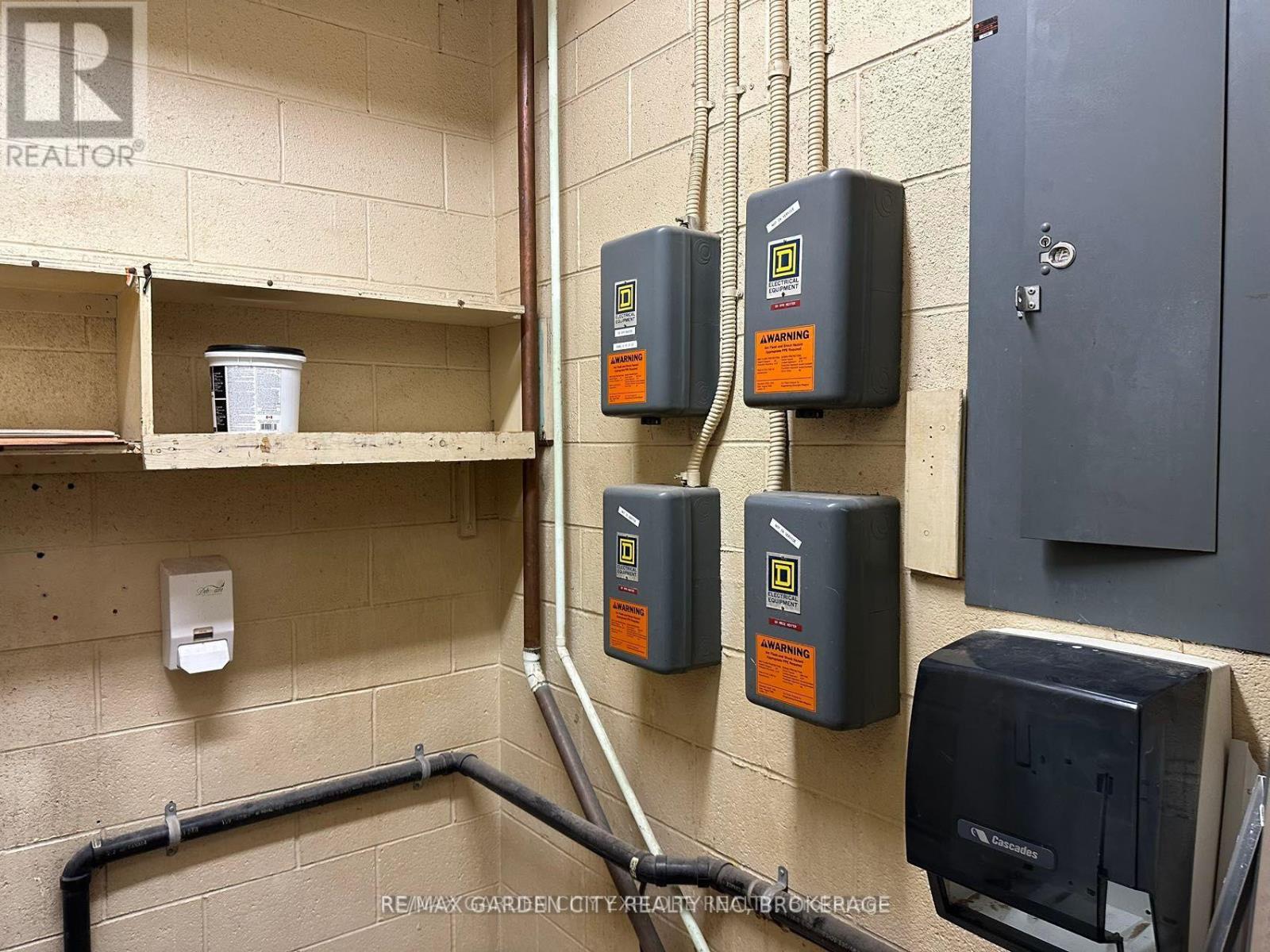 1165 Centre Street, Pelham, Ontario  L0S 1C0 - Photo 7 - X12462485