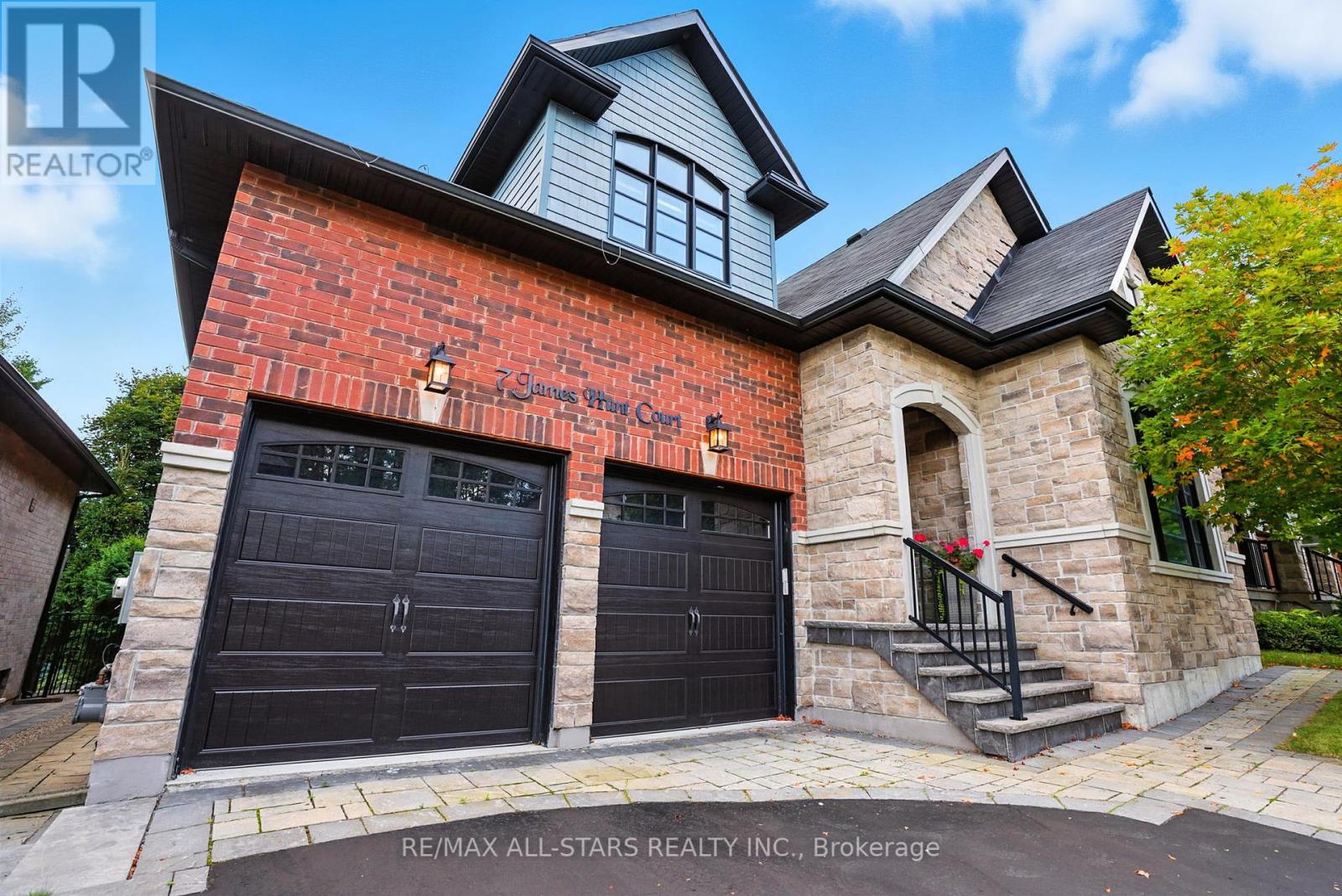 7 Os James Hunt Court, Uxbridge, Ontario  L9P 0E3 - Photo 3 - N12462219