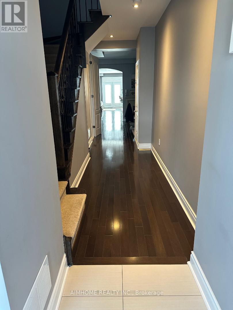 18 Bristlewood Crescent, Vaughan, Ontario  L4J 0H4 - Photo 5 - N12462220