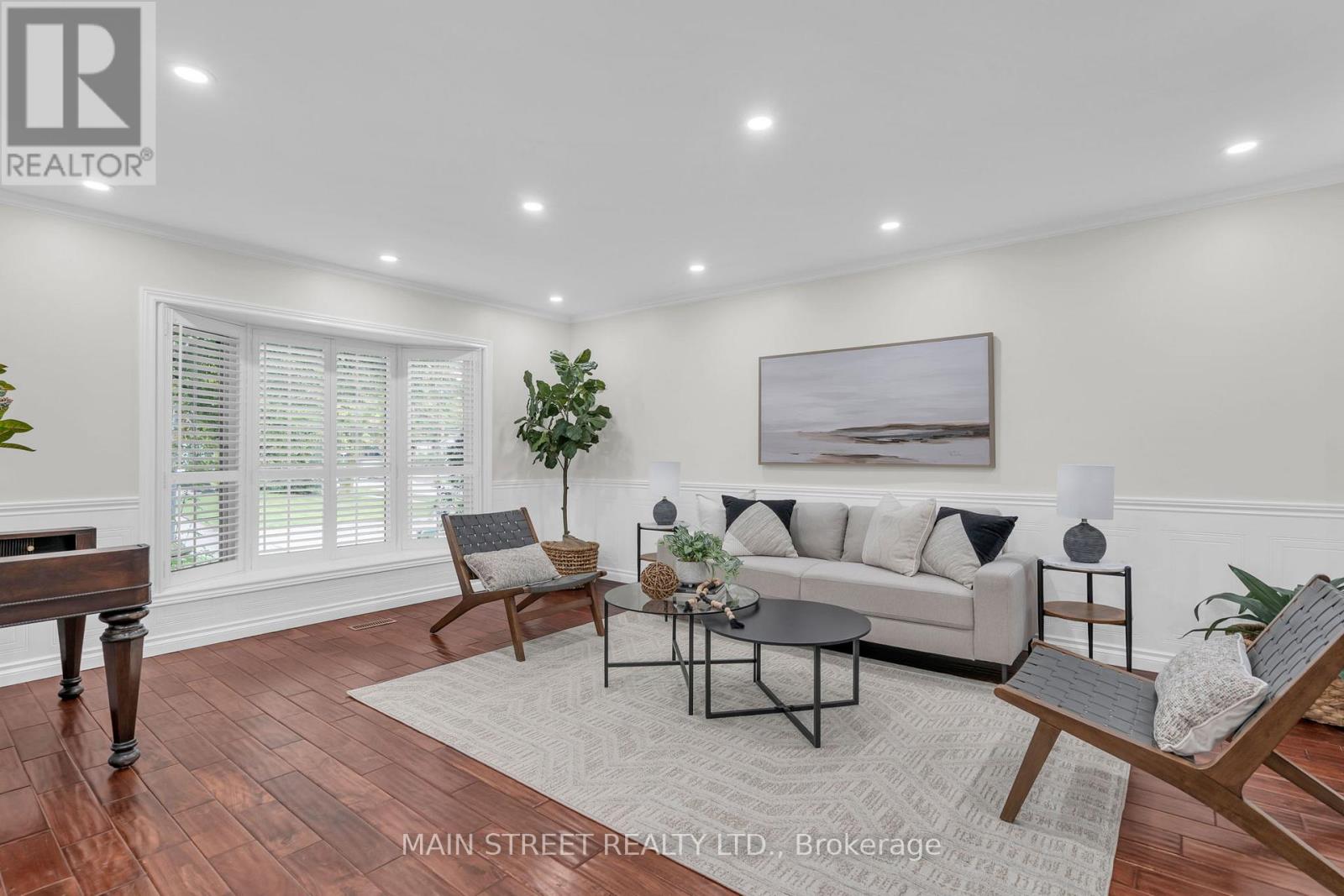 255 Malton Road, Newmarket, Ontario  L3Y 6B3 - Photo 4 - N12462257