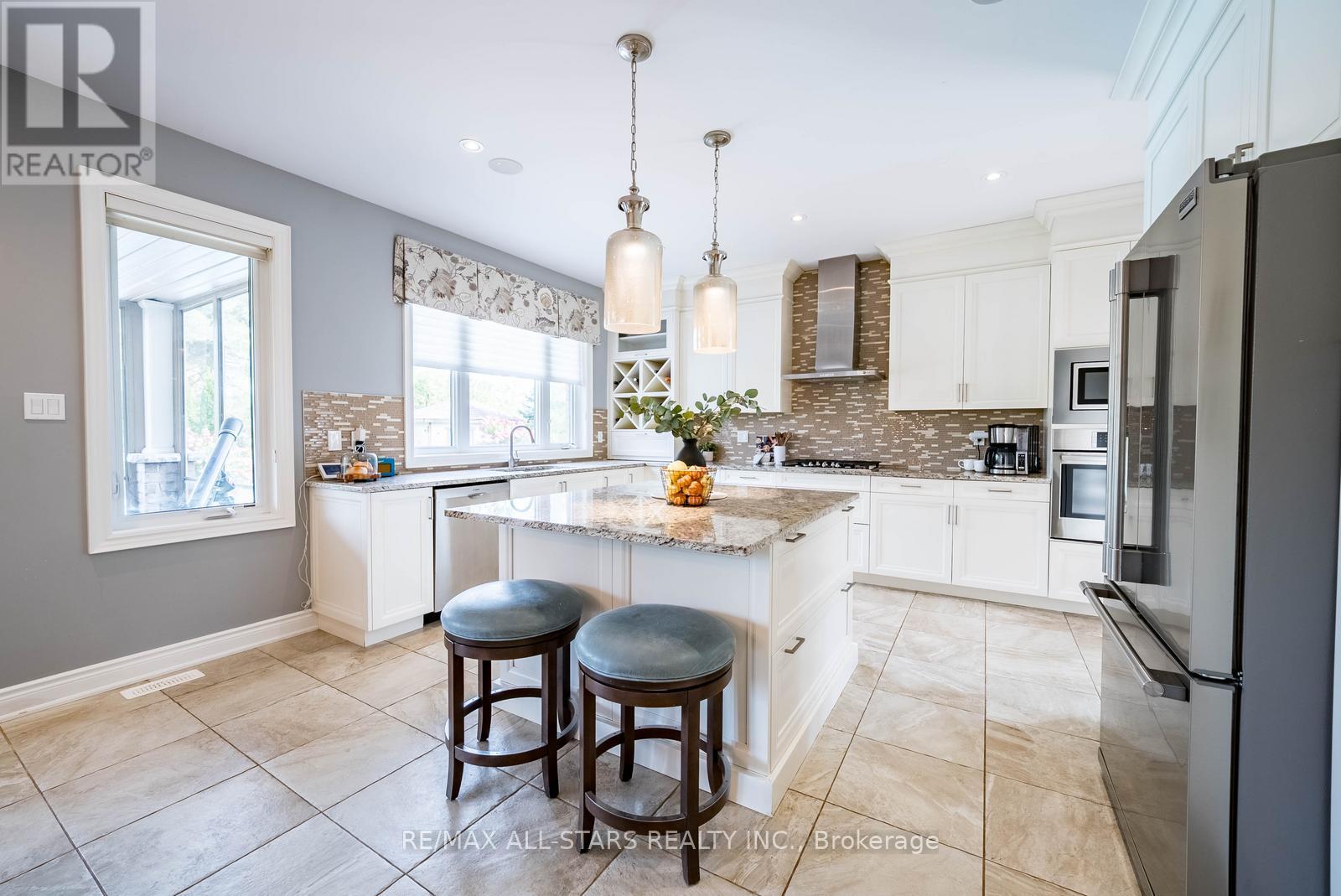 35 Somer Rumm Court, Whitchurch-Stouffville, Ontario  L4A 1X8 - Photo 17 - N12462258
