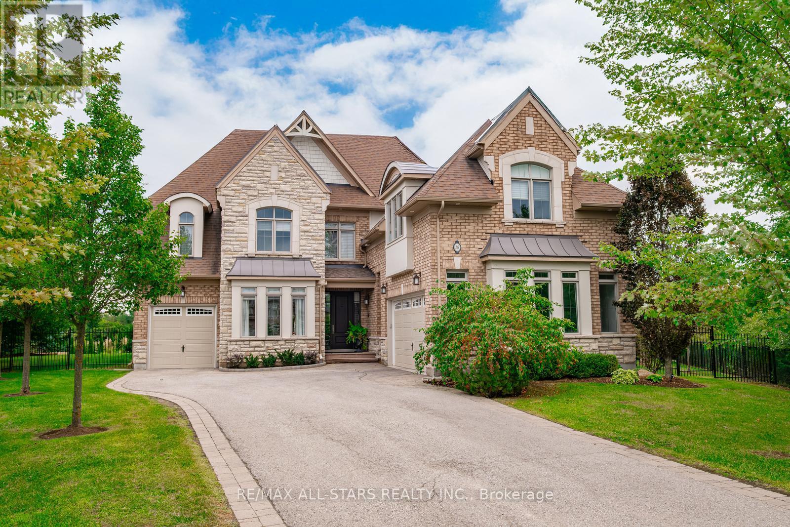 35 Somer Rumm Court, Whitchurch-Stouffville, Ontario  L4A 1X8 - Photo 3 - N12462258