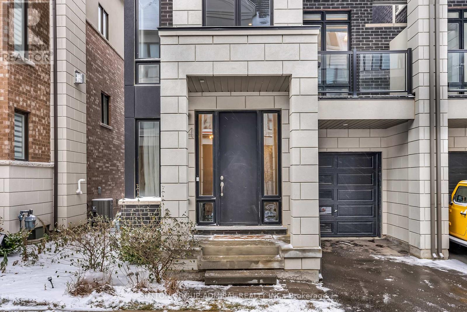 34 Globemaster Lane S, Richmond Hill, Ontario  L4E 1H4 - Photo 4 - N12462270