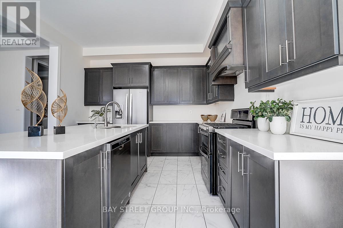 50 Botelho Circle W, Aurora, Ontario  L4G 7Y0 - Photo 19 - N12462274