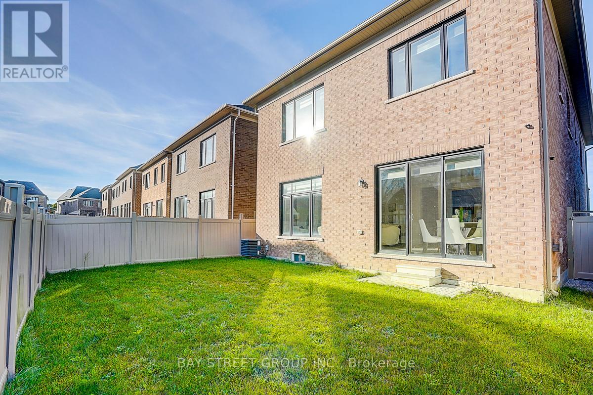 50 Botelho Circle W, Aurora, Ontario  L4G 7Y0 - Photo 45 - N12462274
