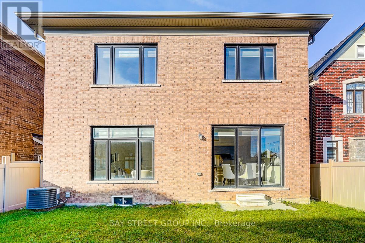 50 Botelho Circle W, Aurora, Ontario  L4G 7Y0 - Photo 46 - N12462274