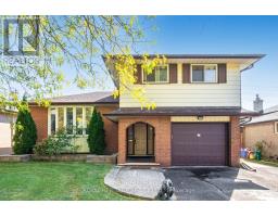 369 CARNABY COURT, Oshawa, Ontario