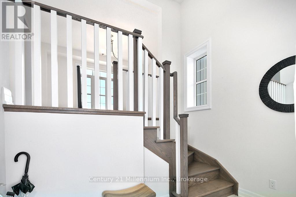 204 Lia Drive, Clearview, Ontario  L0M 1S0 - Photo 8 - S12462424