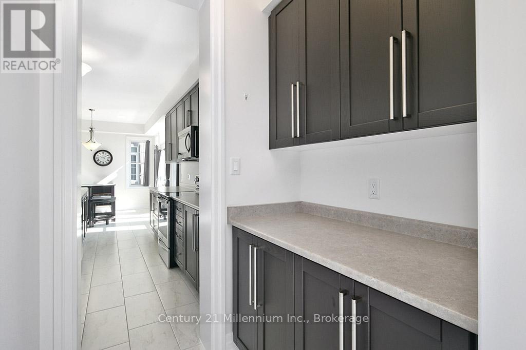 204 Lia Drive, Clearview, Ontario  L0M 1S0 - Photo 9 - S12462424