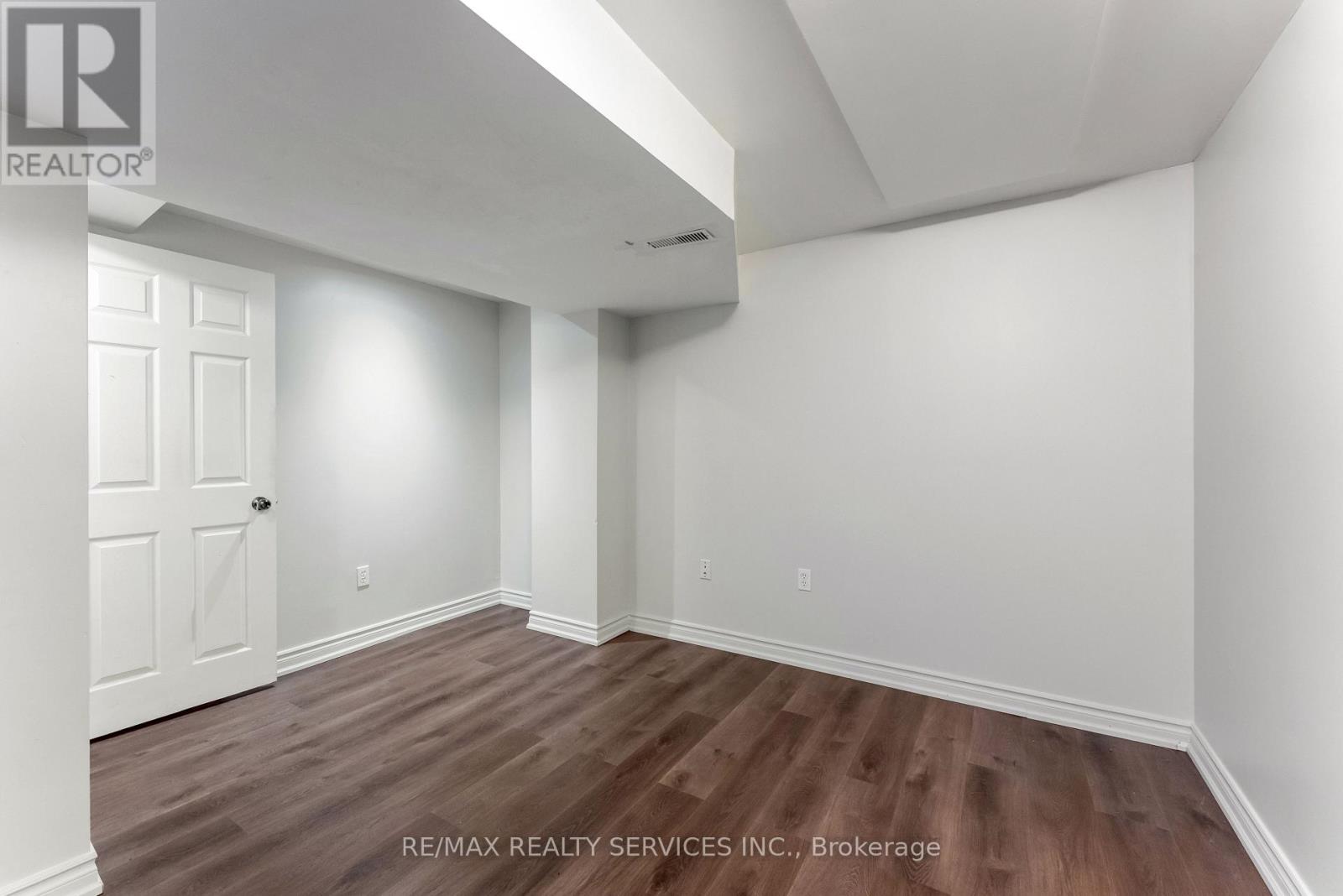 40 Herkes Drive, Brampton, Ontario  L6Y 5B2 - Photo 29 - W12462248
