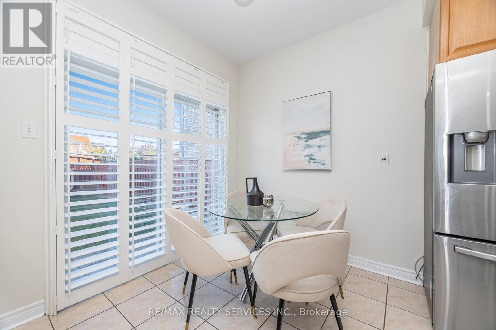 7 Blue Diamond Drive, Brampton, Ontario  L6S 6J1 - Photo 13 - W12462259