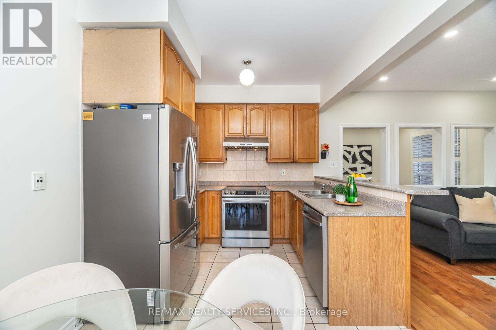 7 Blue Diamond Drive, Brampton, Ontario  L6S 6J1 - Photo 15 - W12462259